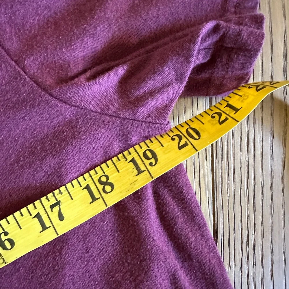 Banana Republic Premium Wash Tee – Burgundy – Men’s Size M